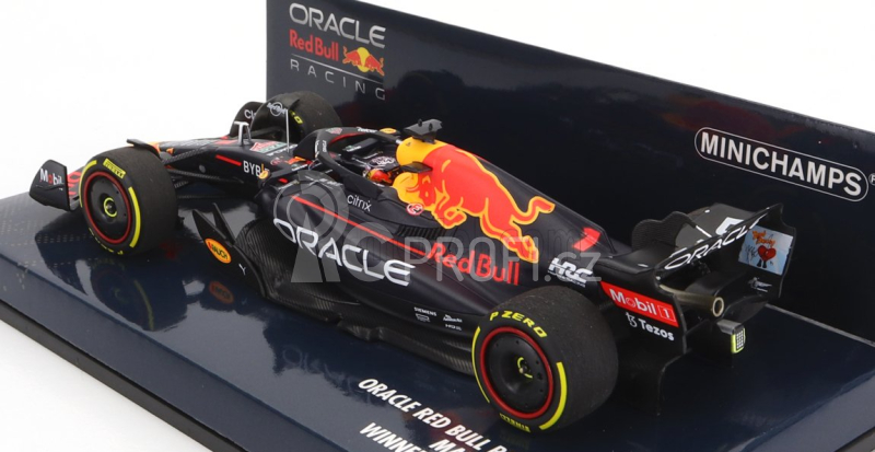 Minichamps Red bull F1 Rb18 Team Oracle Red Bull Racing N 1 1:43, tmavě modrá