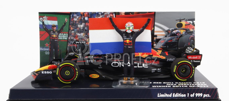 Minichamps Red bull F1 Rb18 Oracle Red Bull Racing s vlajkou a figurkou N 1 1:43