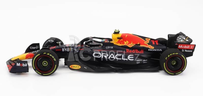 Minichamps Red bull F1 Rb18 Team Oracle Red Bull Racing N 11 1:18, tmavě modrá