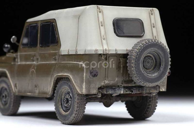 Model kit military 3629 - UAZ-469 Soviet 4WD off-road vehicle (1:35)