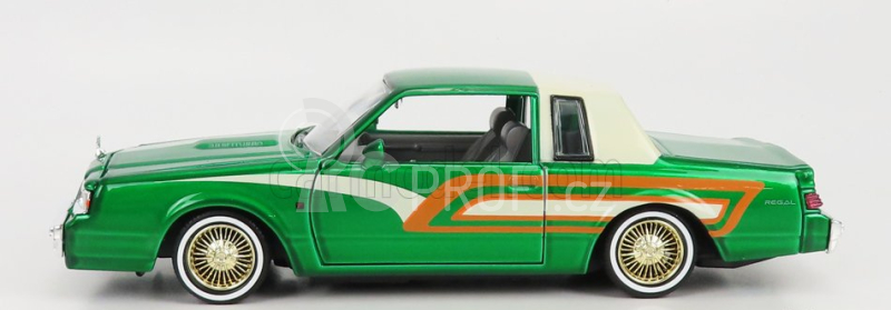 Motor-max Buick Regal Custom 1987 1:24 Zelená