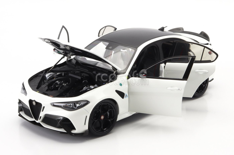 Motorhelix Alfa romeo Giulia Gta 2021 With Engine And Accessories - Full Openings 1:18 Bianco Trofeo White Met