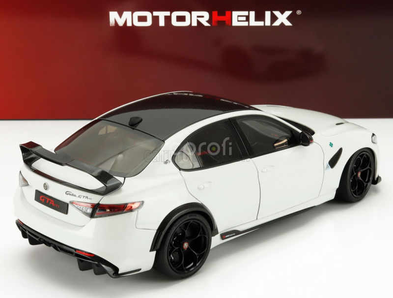 Motorhelix Alfa romeo Giulia Gtam With Engine And Accessories 2021 1:18 Bílá