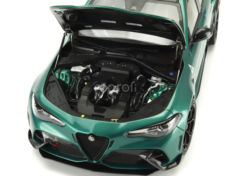 Motorhelix Alfa romeo Giulia Gtam With Engine And Accessories 2021 1:18 M O N T R E A L Green Met
