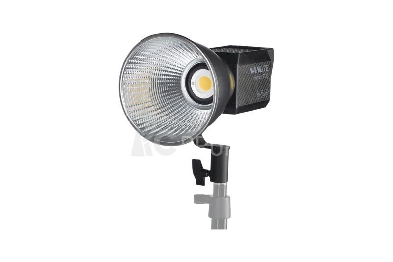 Nanlite Forza 60B s držákem baterií a Bowens adaptérem