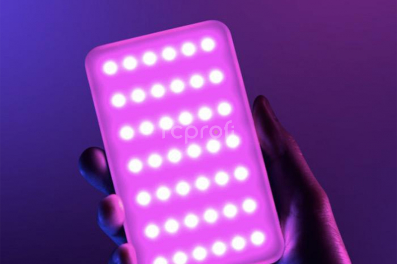 Nastavitelné RGB LED světlo s OLED obrazovkou (vč Aku)