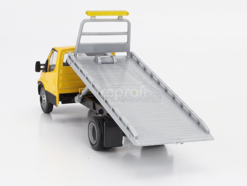 Newray Iveco fiat Daily Roll-off Pianale 2023 With Accessories + New Holland B110c Ruspa Gommata - Scraper Tractor 1:36 Žlutá Černá