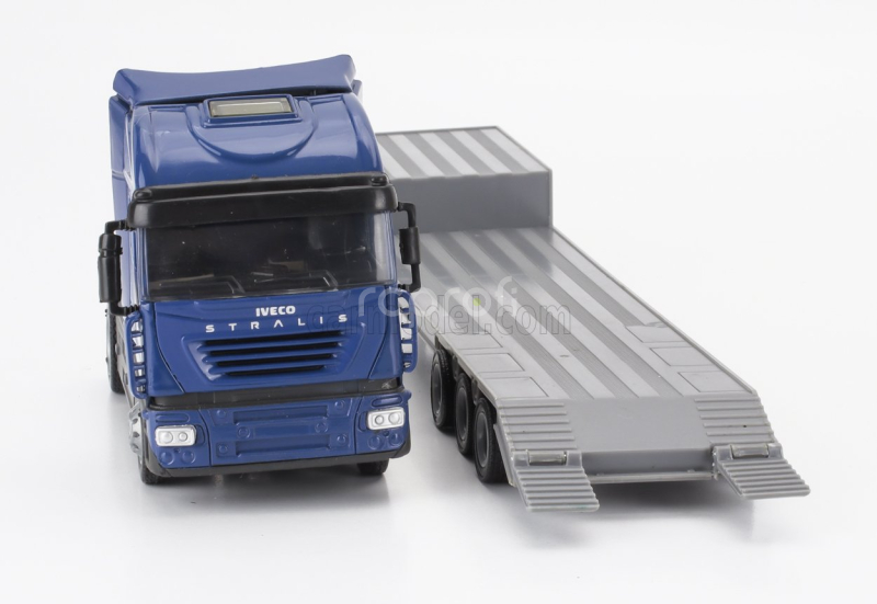 Newray Iveco fiat Stralis 540 Truck Pianale 2009 With New Holland Fr920 Mietitrebbia Gommata Harvester 1:43 Modrá Žlutá Černá
