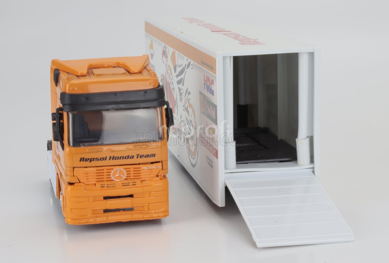 Newray Mercedes benz Actros 1857 Truck Team Honda Rc213v Repsol Bike Transporter N 93 World Champion Marc Marquez - N 26 Dani Pedrosa Season 2017 1:43 Oranžová Bílá