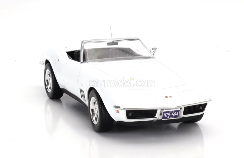 Norev Chevrolet Corvette Convertible 1969 1:18 Bílá