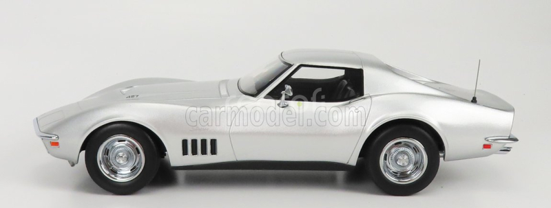 Norev Chevrolet Corvette Coupe 1969 1:18 Silver