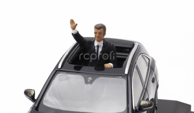 Norev Ds automobiles Ds7 Crossback With President Figure 2017 1:43 Black