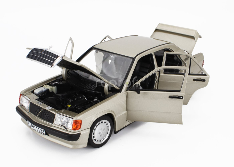 Norev Mercedes benz 190e 2.3 16v 1984 1:18 Kouřová Stříbrná Met