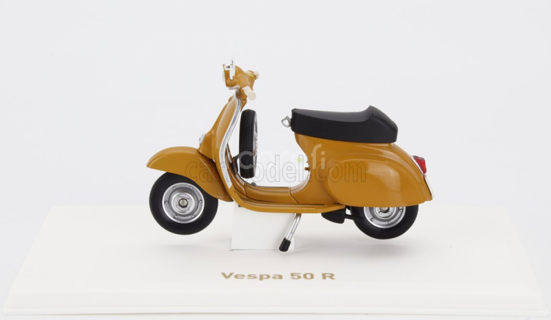 Norev Piaggio Vespa 50 R 1969 1:18 Positano Žlutá