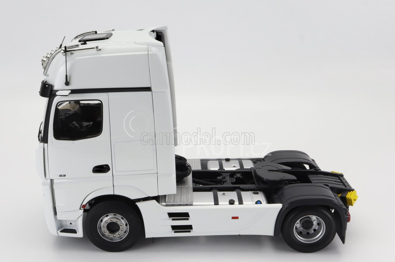 Nzg Mercedes benz Actros 2 1863 Gigaspace 4x2 Mirrorcam Tractor Truck 2-assi 2018 1:18 Bílá