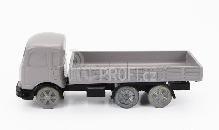 Officina-942 Om fiat Tigre Truck 3-assi 1960 1:76 Bílá
