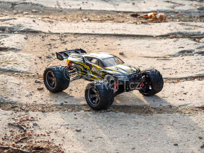 RC auto X9116 Challenger truggy, žlutá + náhradní baterie