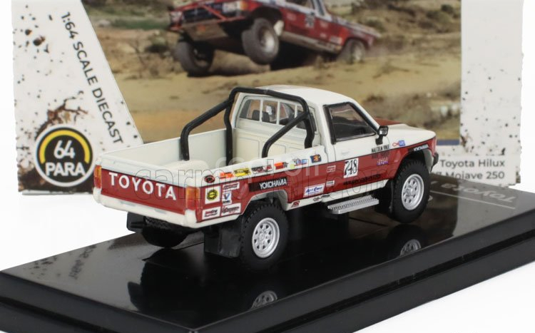 Paragon-models Toyota Hilux Pick-up Racing Lhd 1985 1:64 Bílá Červená