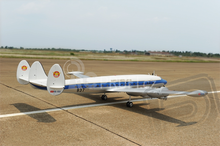PH107 Lockheed Super Constellation 4300mm 1:8,5