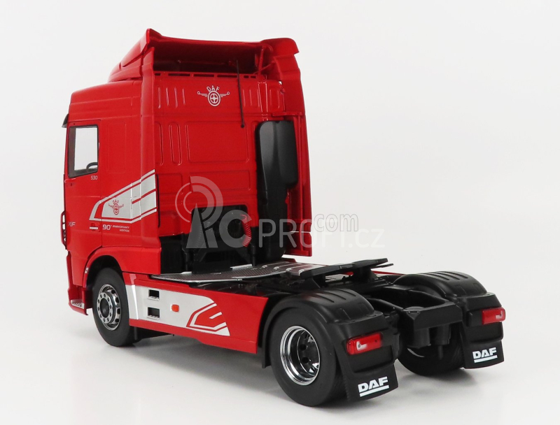 Premium classixxs DAF Xf Space Cab Tractor Truck 2-assi 2018 1:18 Červená Bílá