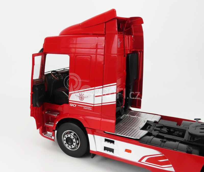 Premium classixxs DAF Xf Space Cab Tractor Truck 2-assi 2018 1:18 Červená Bílá