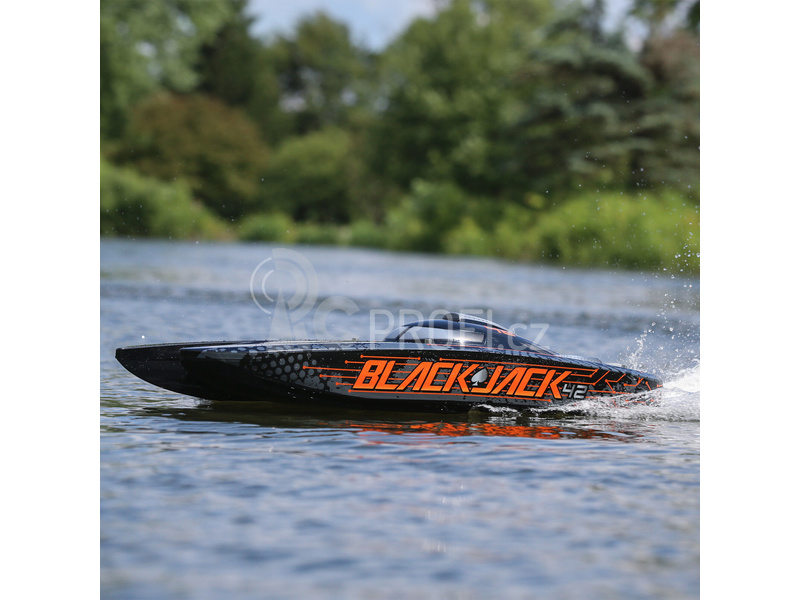 RC loď Proboat Blackjack 42, černá