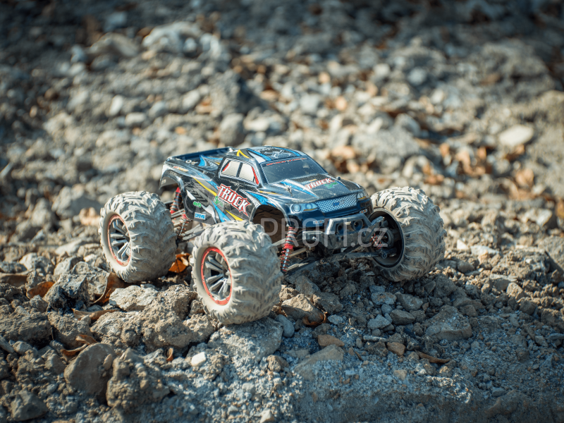 RC monster truck 9125, červená + náhradní baterie