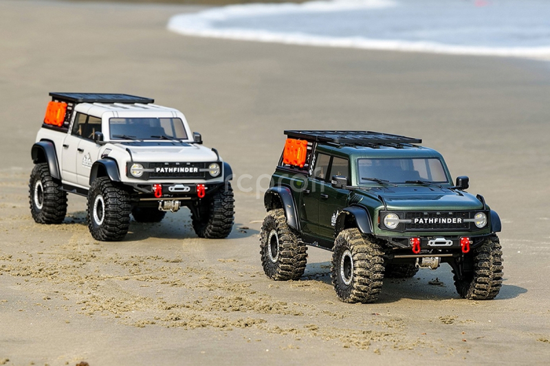 RC auto PATHFINDER 1/10 sada 2,4GHz, bílá