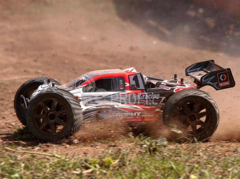 RC auto TROPHY 4,6 Truggy RTR s 2,4GHz RC soupravou