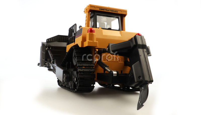 RC buldozer s funkční radlicí a zadním drapákem 1:24