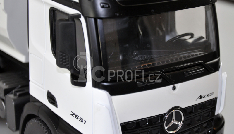 RC celokovový sklápěč Mercedes-Benz Arocs, bílá