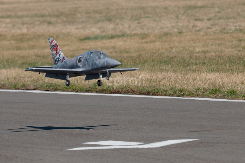 RC letadlo KAVAN L-39 Skyfox 1088mm, bílá