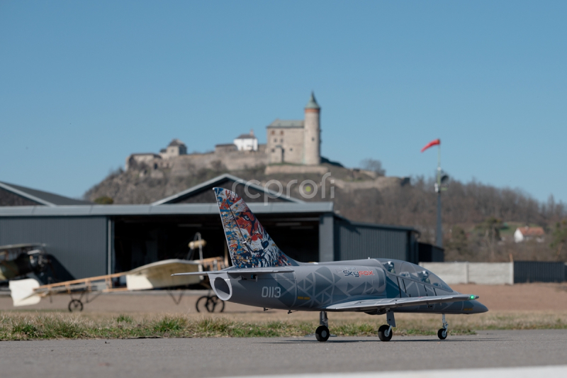 RC letadlo KAVAN L-39 Skyfox 1088mm, bílá