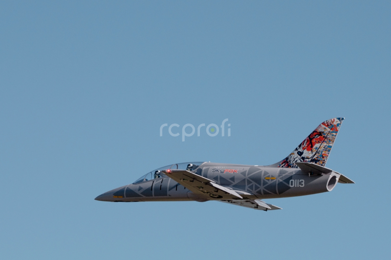 RC letadlo KAVAN L-39 Skyfox 1088mm, bílá