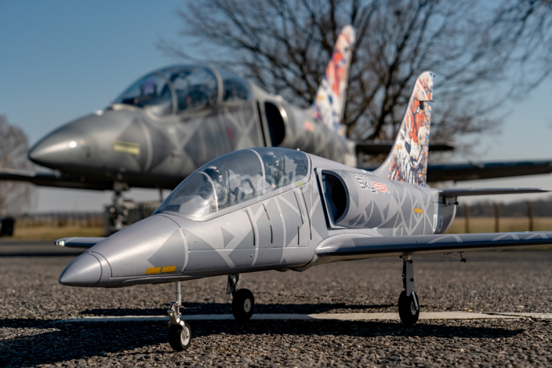 RC letadlo KAVAN L-39 Skyfox 1088mm, bílá