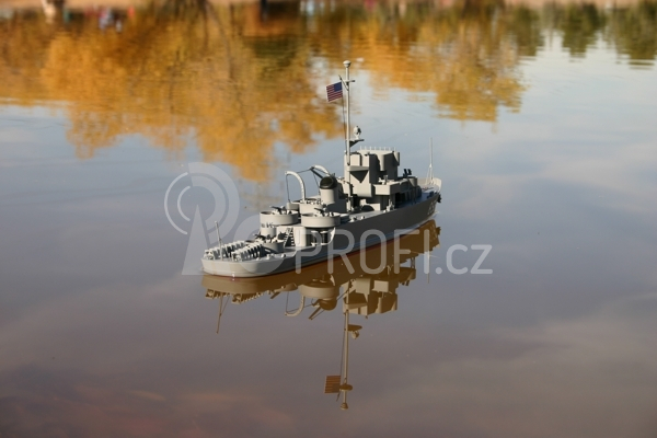 RC loď USS Whitehall A