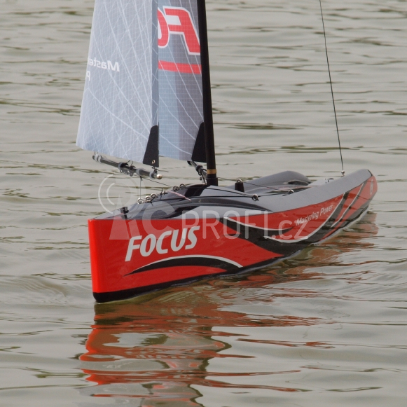 RC plachetnice Focus V2