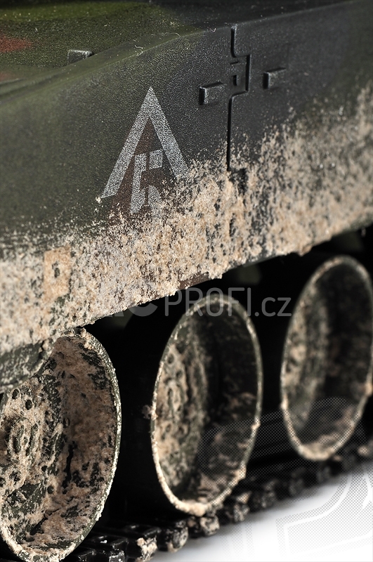 RC tank M1A1 Abrams 1:16, patinovaný