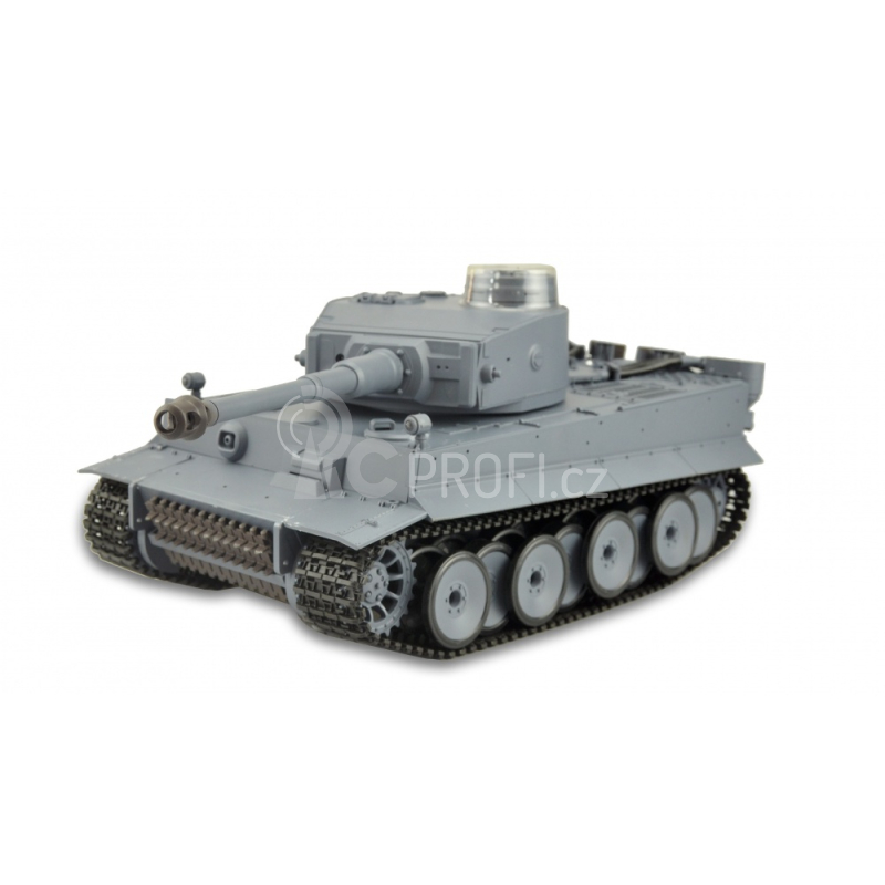 RC tank v dřevěném kufru Tiger I