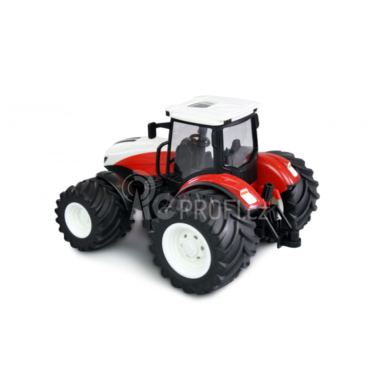 RC traktor s vozem pro zvířata