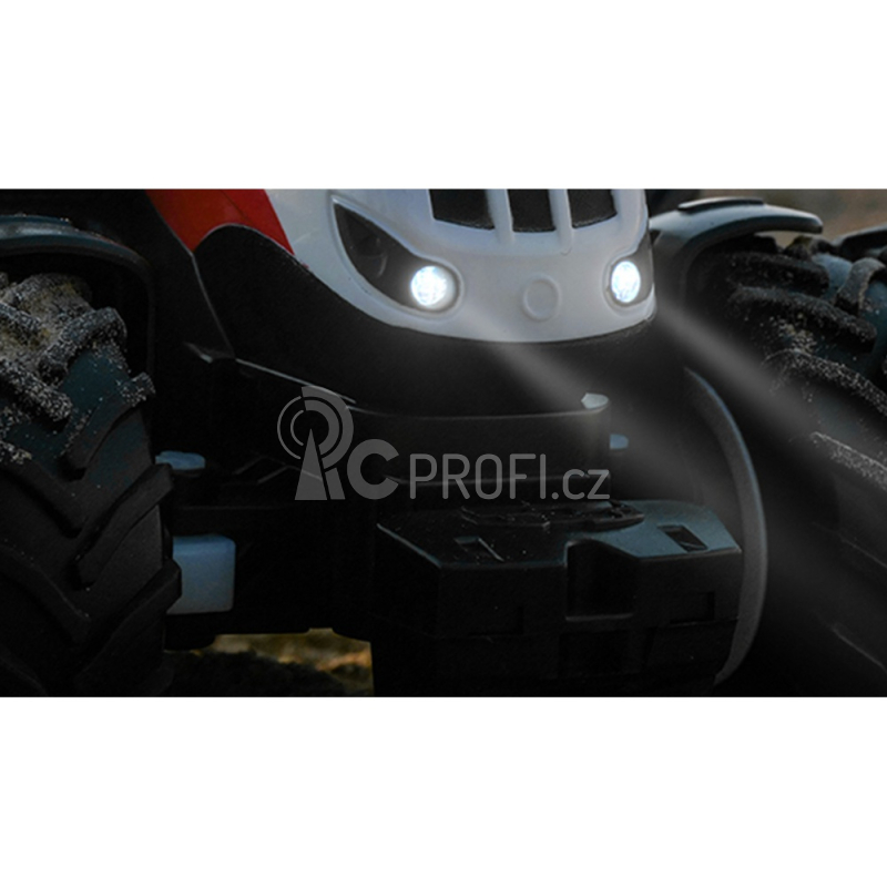 RC traktor s vozem pro zvířata