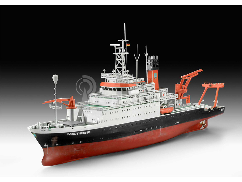 Revell German Research Vessel Meteor (1:300)