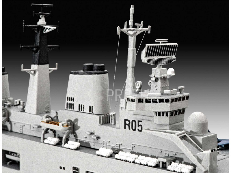 Revell HMS Invincible (Falkland War) (1:700) (set)
