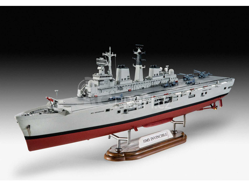 Revell HMS Invincible (Falkland War) (1:700) (set)