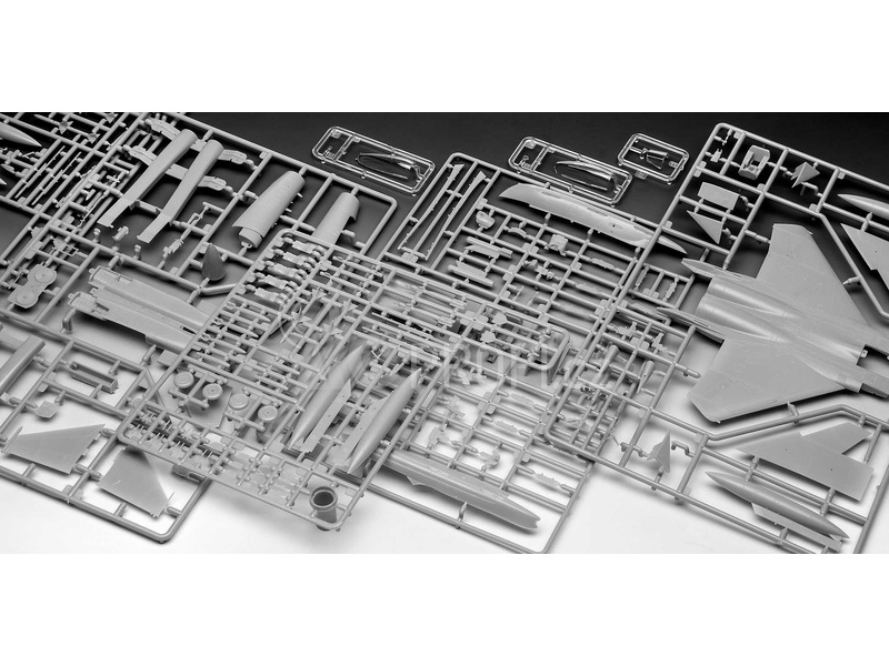 Revell McDonnell F-15E Strike Eagle (1:72)