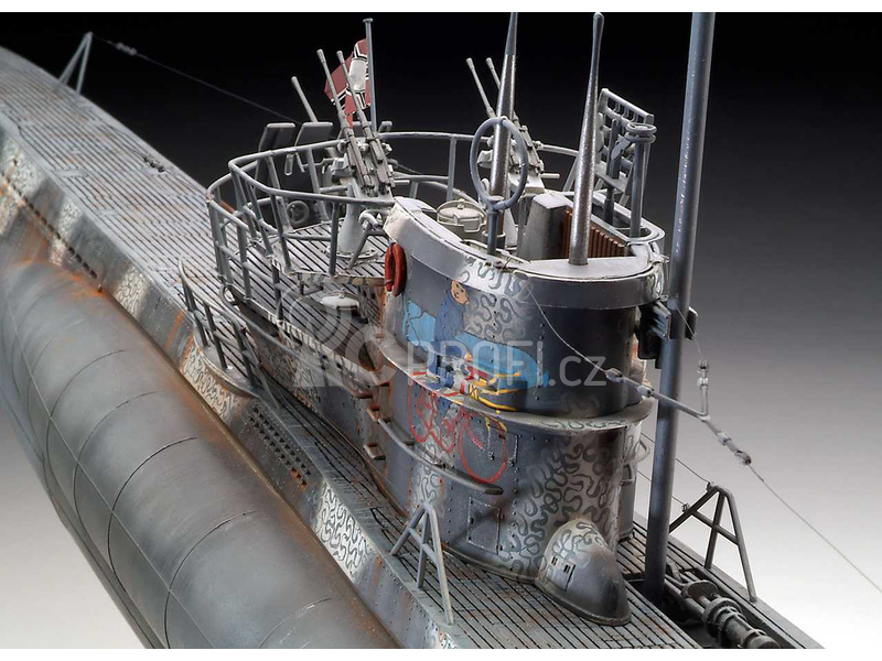 Revell ponorka Typ VII C/41 (Platinum Edition) (1:72)
