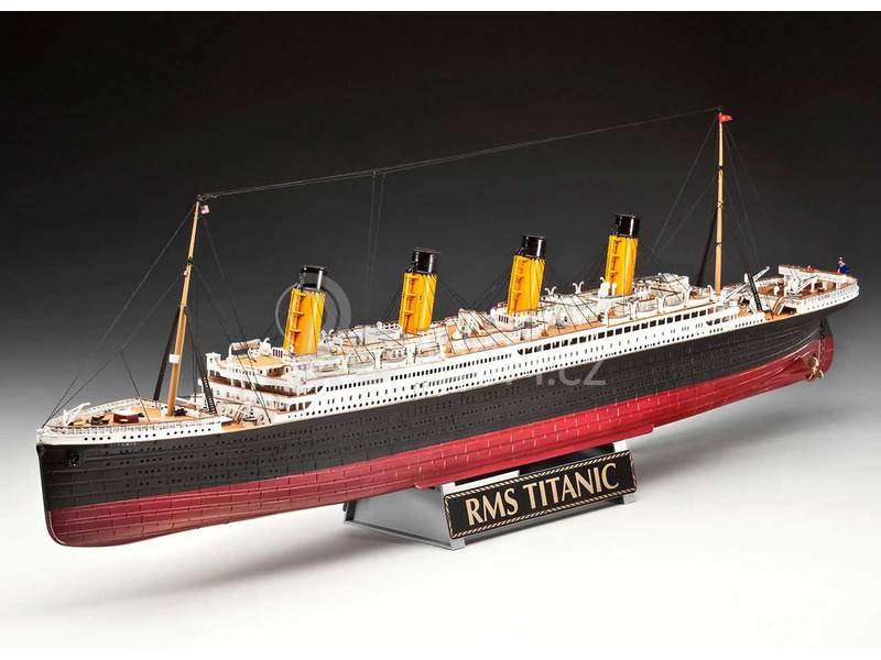 Revell R.M.S. Titanic 100th anniversary giftset