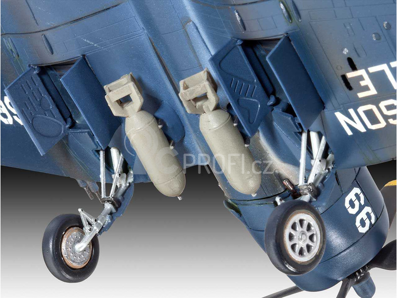Revell Stíhačka F4U-4 Corsair (1:72)