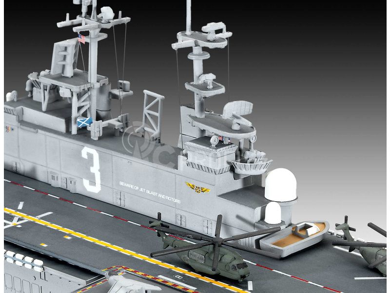 Revell USS Wasp Class 1 (1:700)