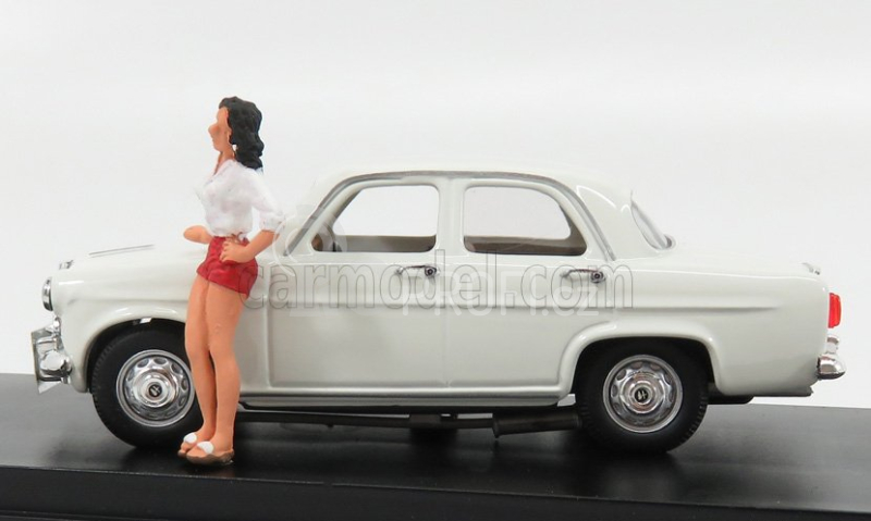 Rio-models Alfa romeo Giulietta Concorso Miss Italia 1955 With Figure 1:43 Bílá